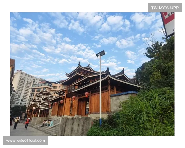 广西三江侗族传统爬竿习俗与现代攀岩训练相结合的创新探索与实践 广西三江侗族传统爬竿习俗与现代攀岩训练相结合的创新探索与实践