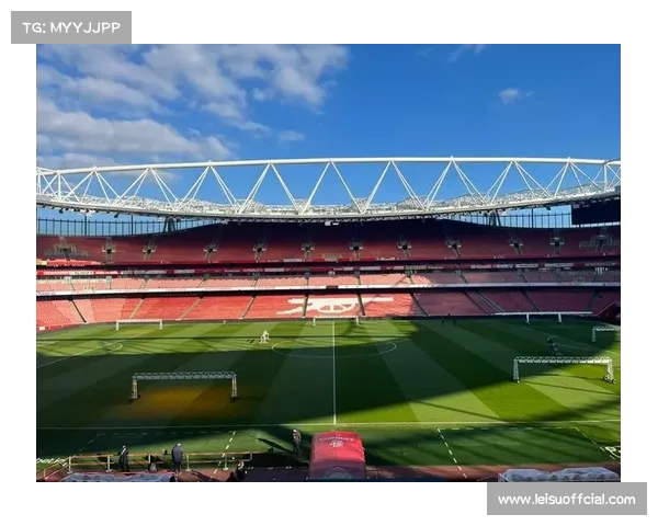 霍姆斯代尔看台新建更衣室,助球场设施现代化 霍姆斯代尔看台新建更衣室,助球场设施现代化